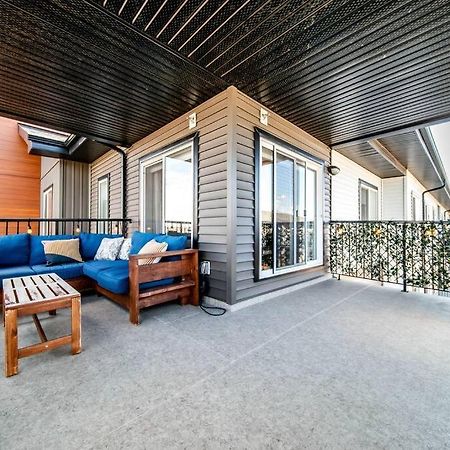 Bright Luxe Condo, Ac, Top Floor, King Bed, Balcony! Edmonton Exterior photo
